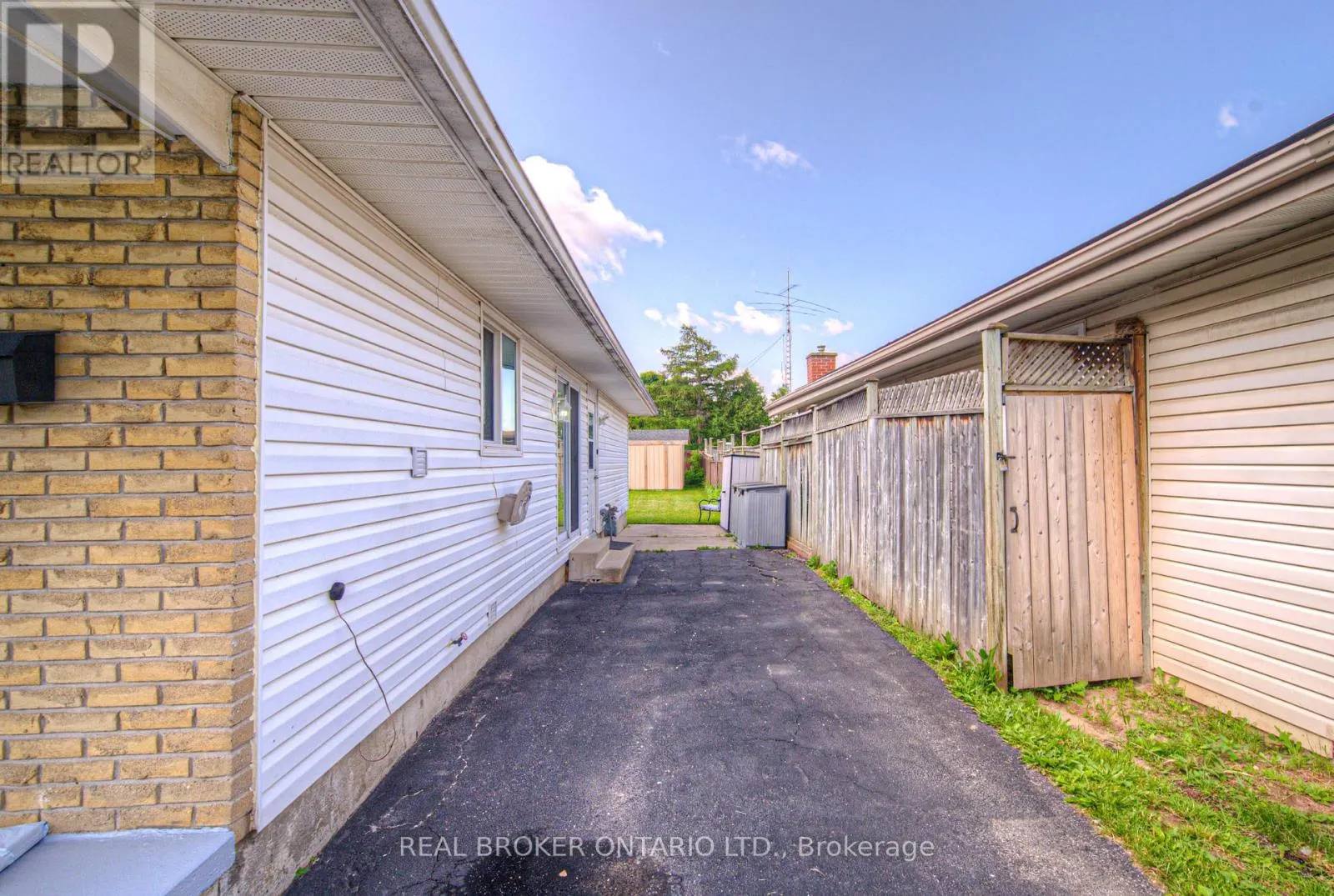 119 KINGSWOOD DRIVE
