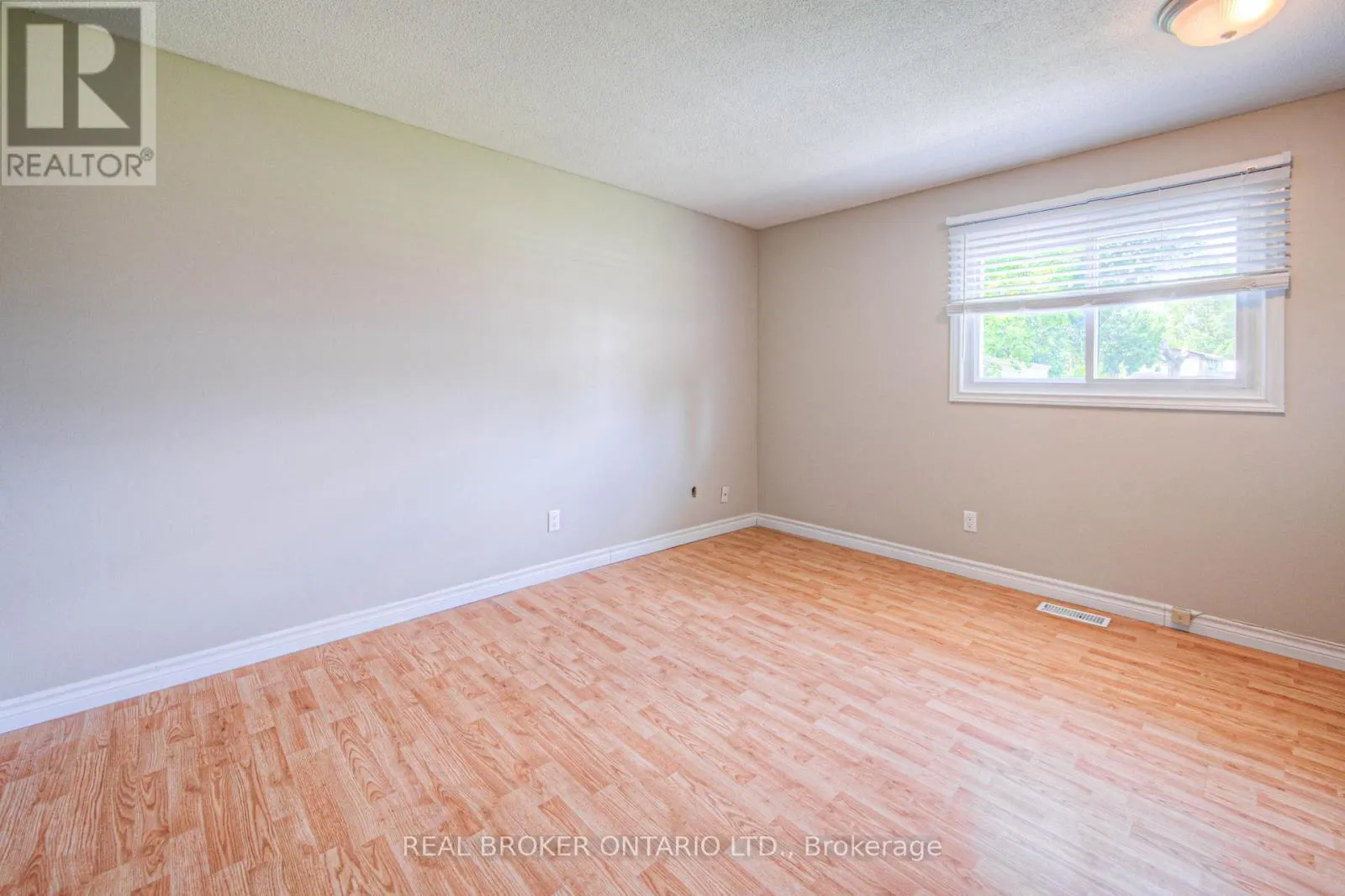 119 KINGSWOOD DRIVE