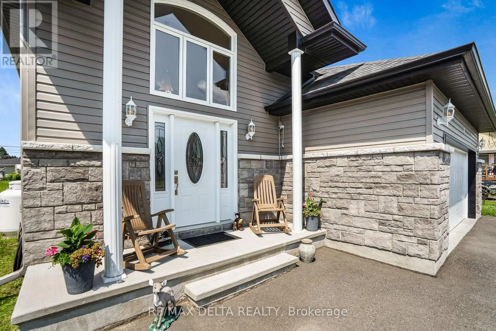 5 LAMOUREUX STREET