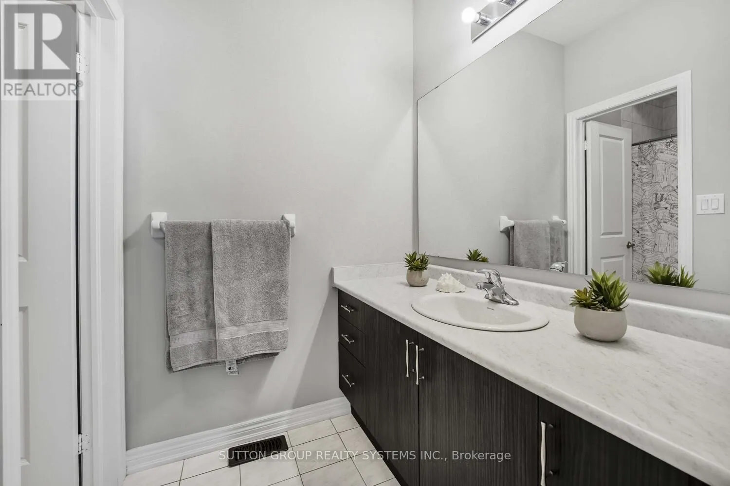 93 WESTFIELD CRESCENT