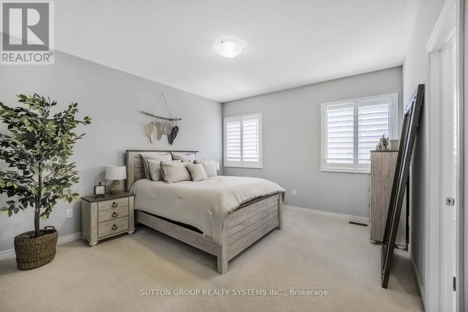 93 WESTFIELD CRESCENT