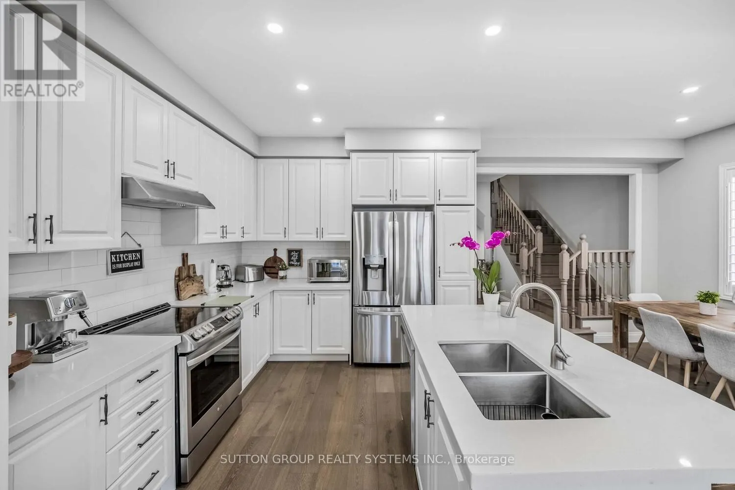 93 WESTFIELD CRESCENT