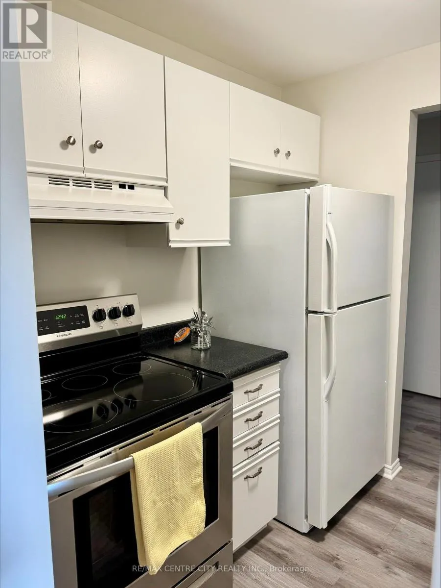 209 - 440 WELLINGTON STREET, #209