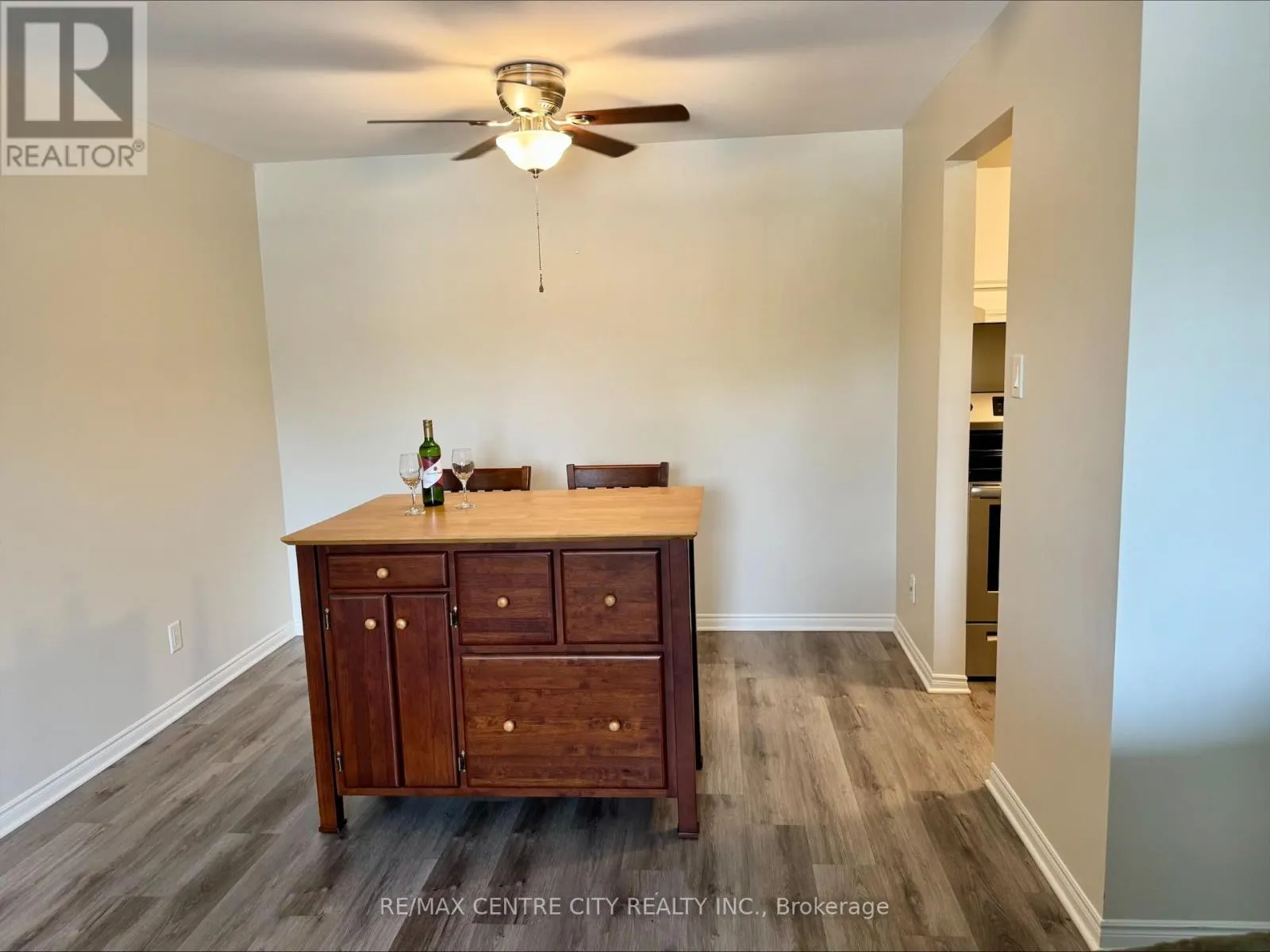 209 - 440 WELLINGTON STREET, #209