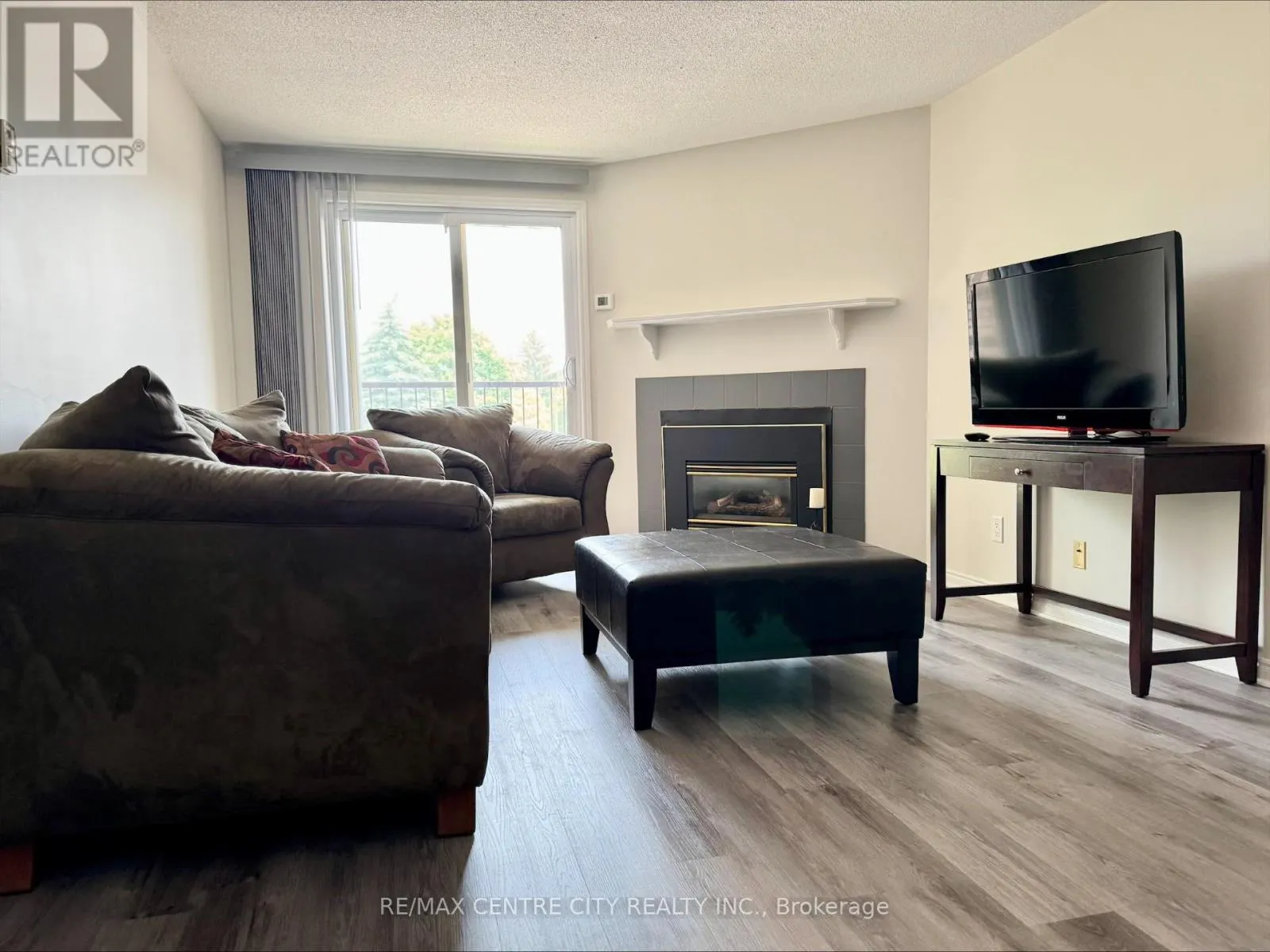 209 - 440 WELLINGTON STREET, #209