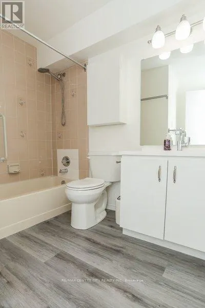 209 - 440 WELLINGTON STREET, #209
