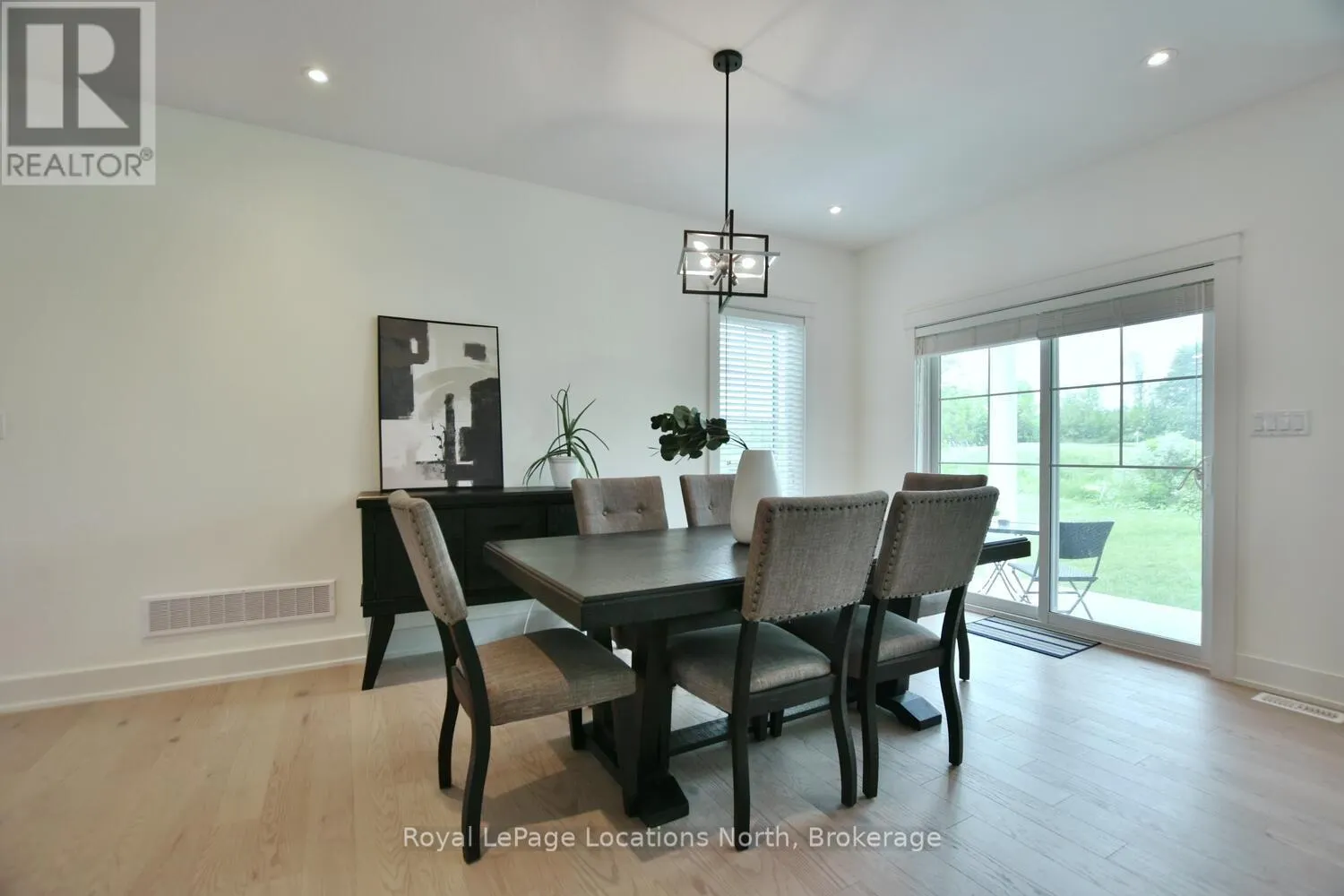 216 SNOWBERRY LANE