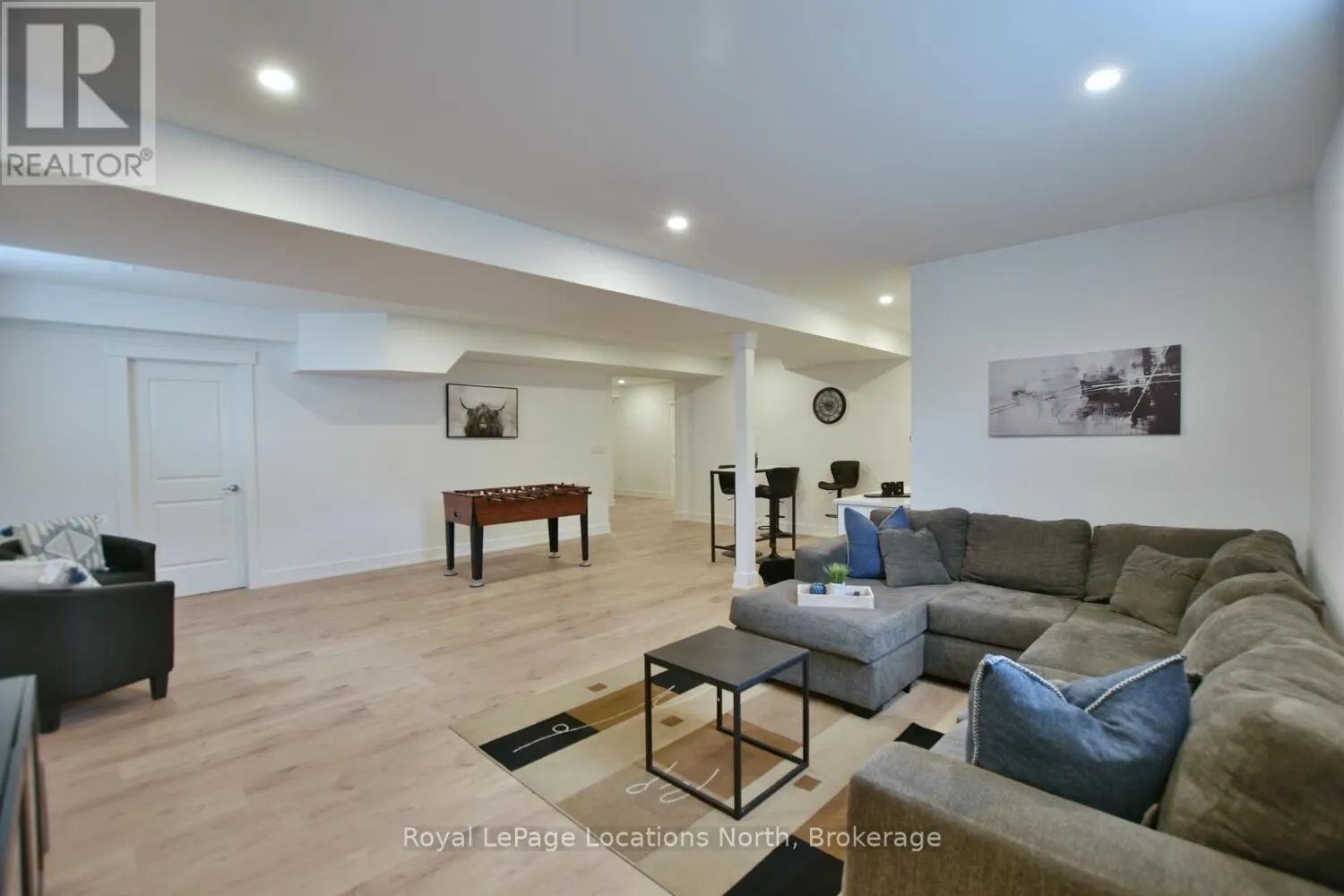 216 SNOWBERRY LANE