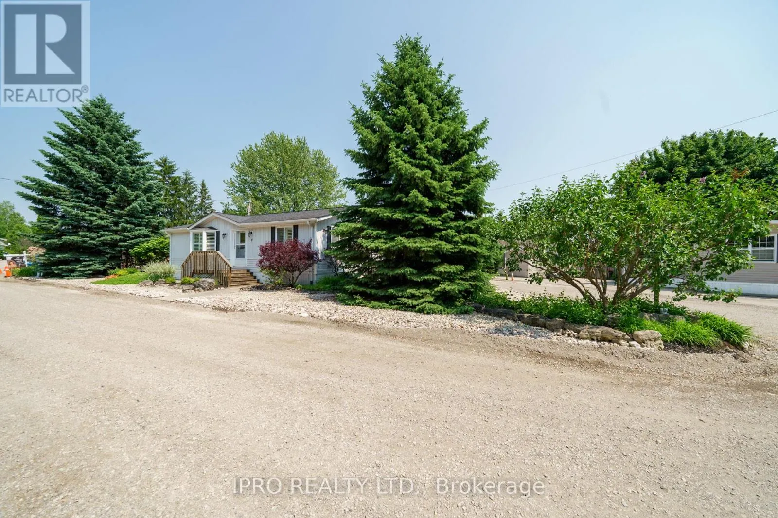 2 GOLDEN POND ROAD PVT ROAD