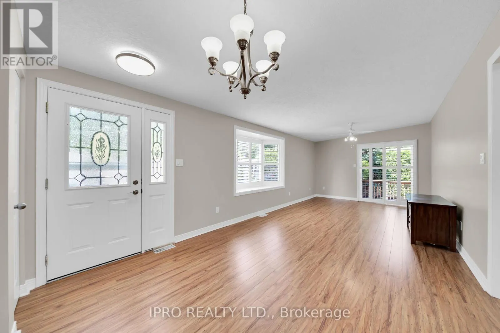 2 GOLDEN POND ROAD PVT ROAD