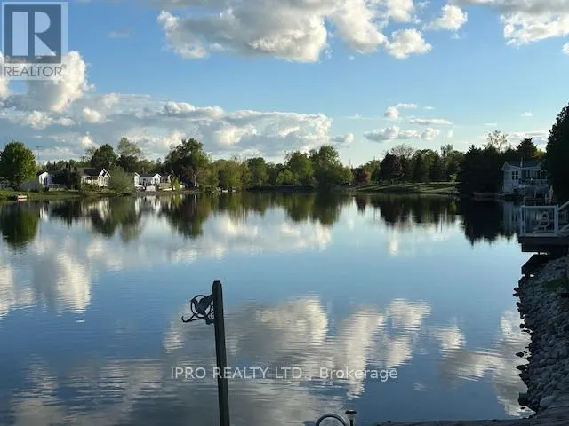 2 GOLDEN POND ROAD PVT ROAD