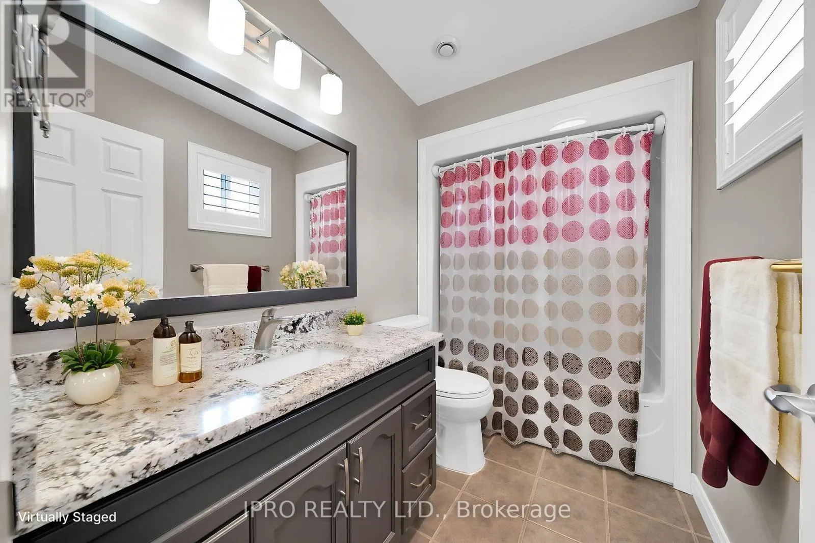 2 GOLDEN POND ROAD PVT ROAD