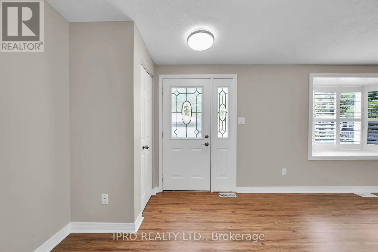 2 GOLDEN POND ROAD PVT ROAD
