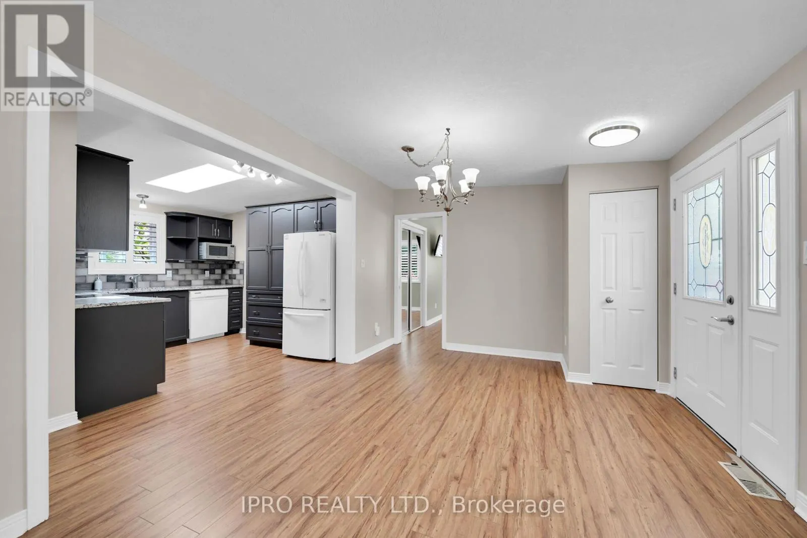 2 GOLDEN POND ROAD PVT ROAD