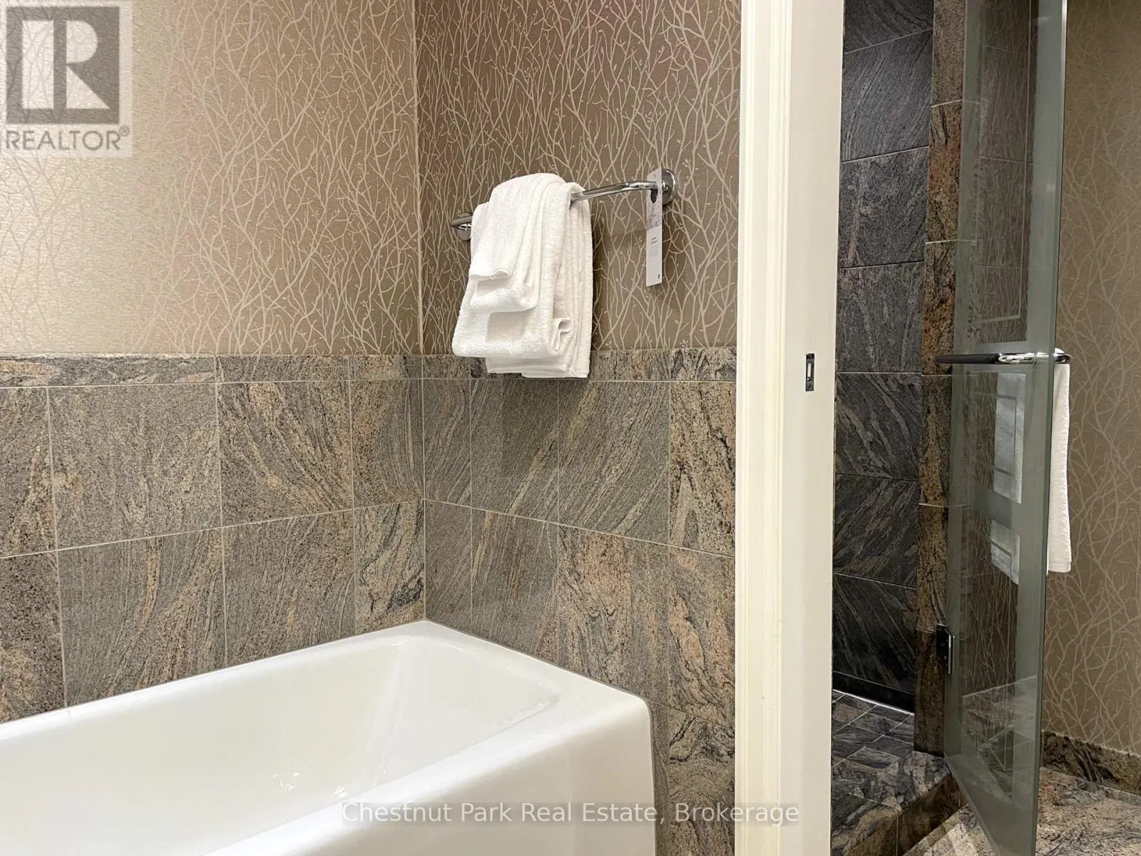 1245 - 1050 PAIGNTON HOUSE ROAD, #1245