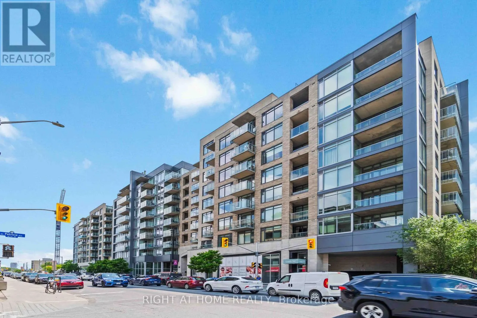501 - 98 RICHMOND ROAD