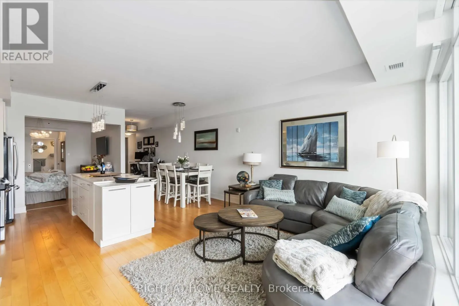 501 - 98 RICHMOND ROAD