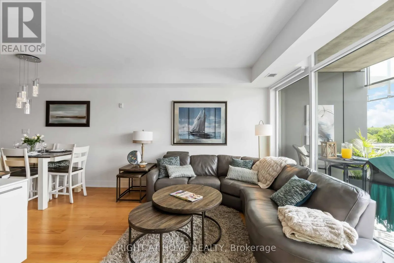 501 - 98 RICHMOND ROAD