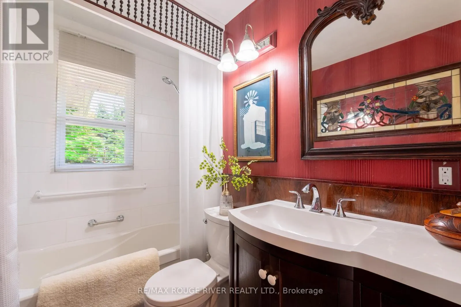 546 LAKESHORE ROAD