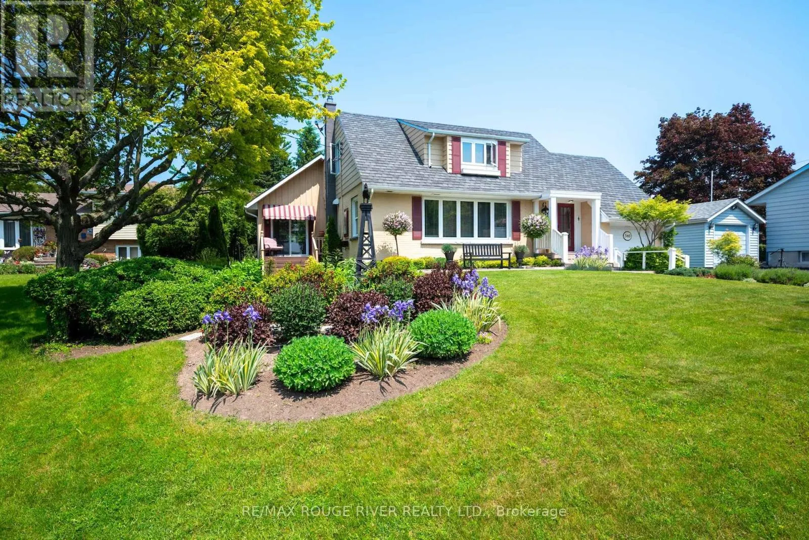 546 LAKESHORE ROAD