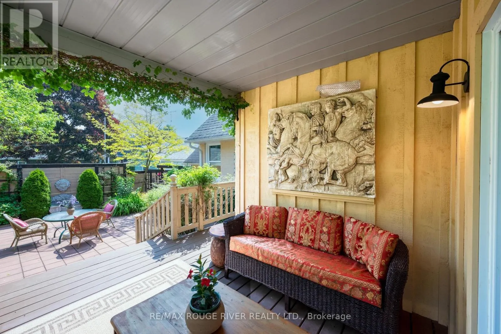 546 LAKESHORE ROAD
