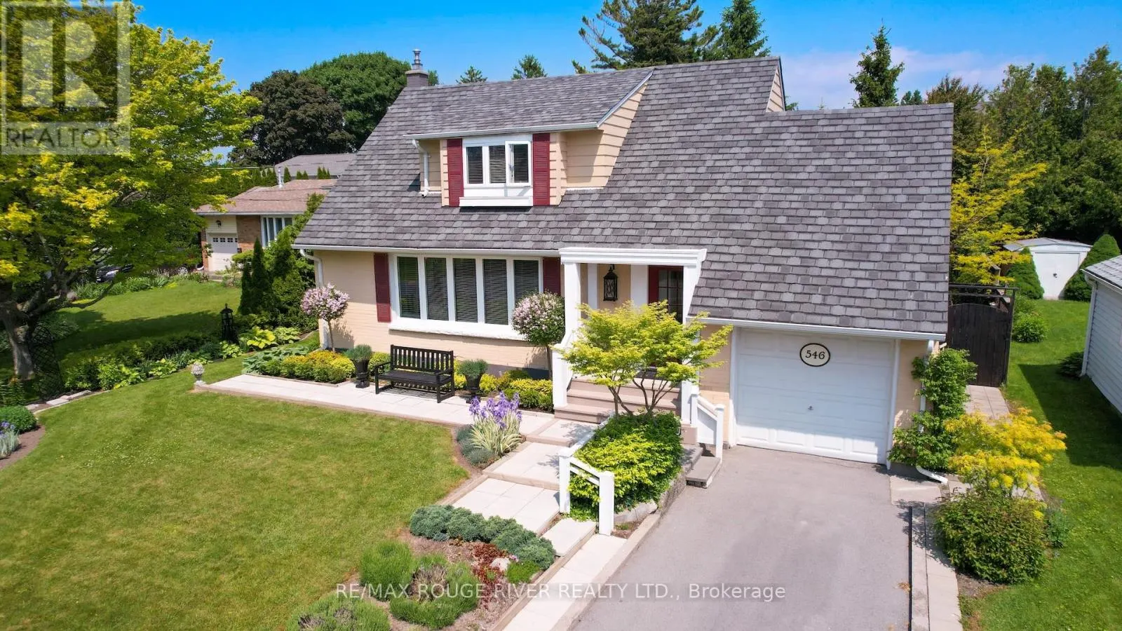 546 LAKESHORE ROAD