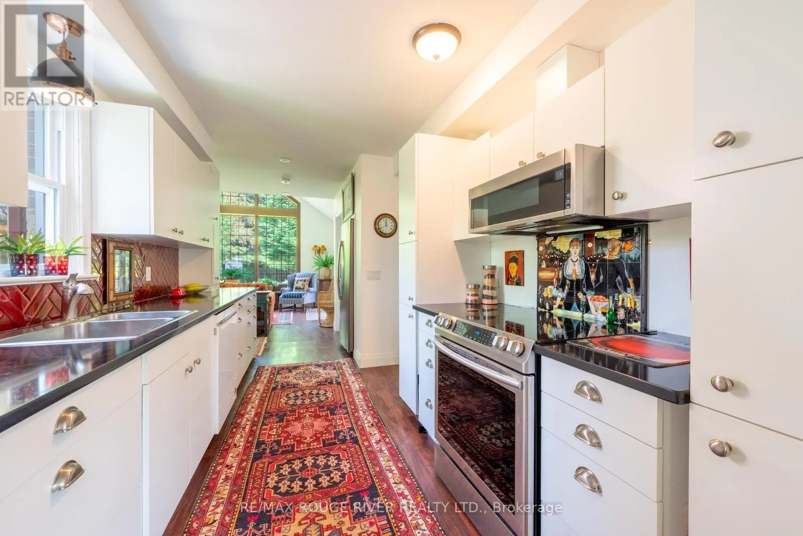 546 LAKESHORE ROAD