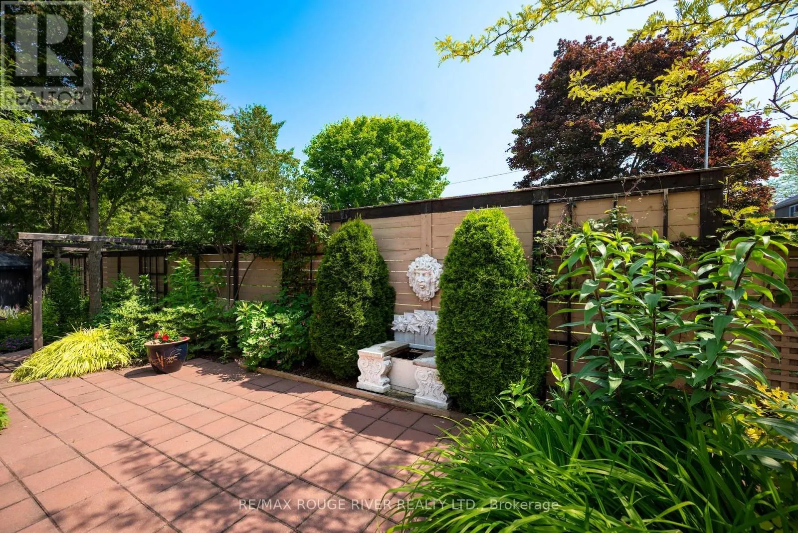 546 LAKESHORE ROAD