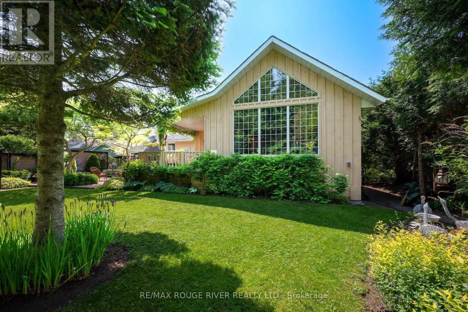546 LAKESHORE ROAD