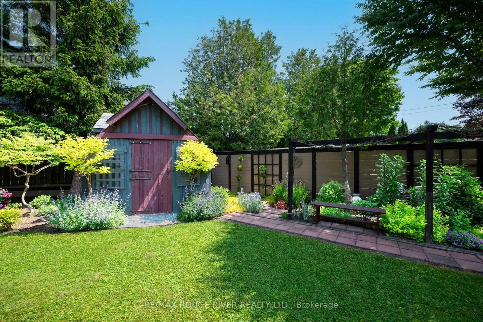 546 LAKESHORE ROAD