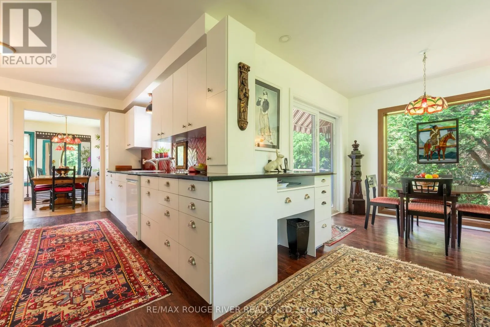 546 LAKESHORE ROAD