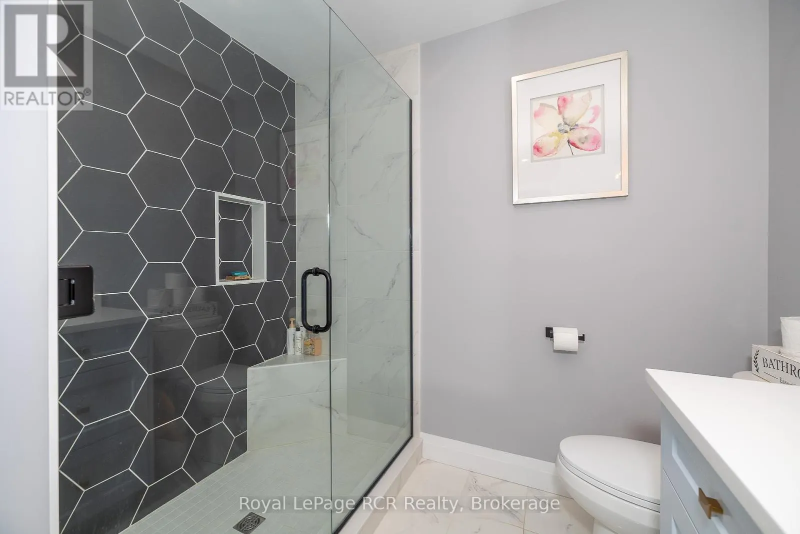 133 HAWTHORN CRESCENT