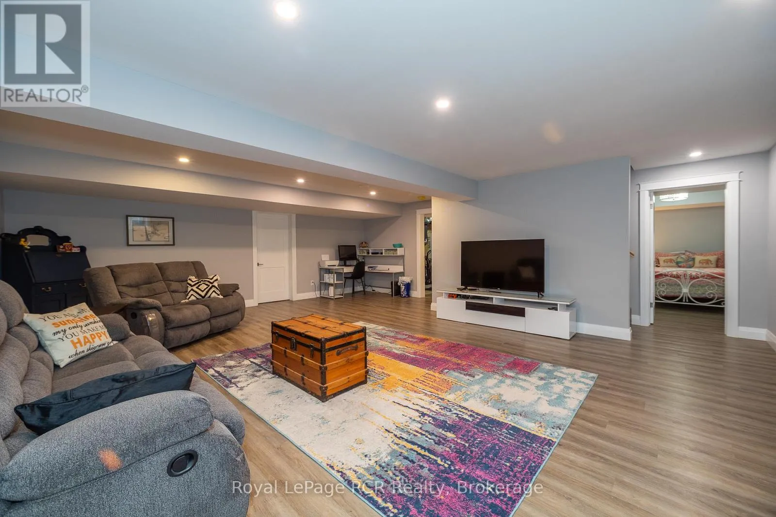 133 HAWTHORN CRESCENT