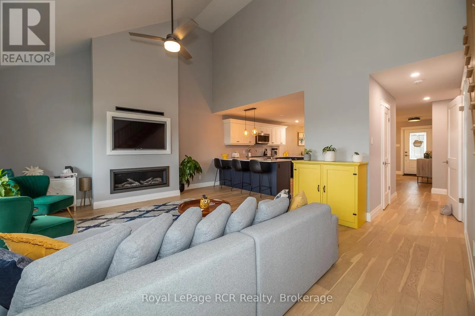 133 HAWTHORN CRESCENT