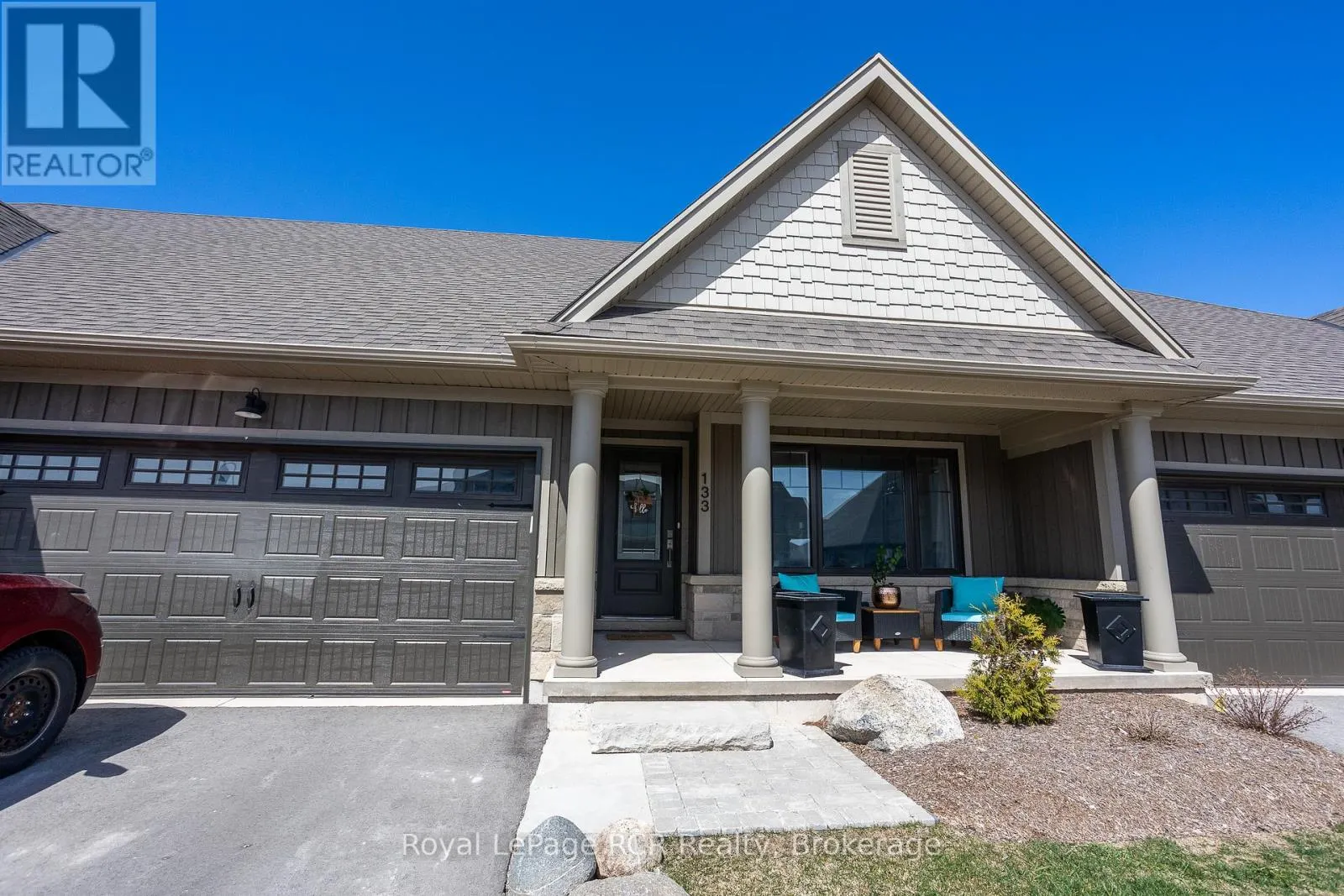 133 HAWTHORN CRESCENT