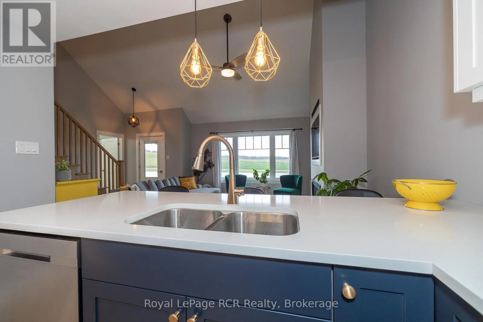 133 HAWTHORN CRESCENT