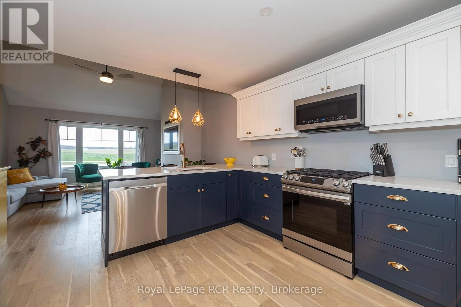 133 HAWTHORN CRESCENT