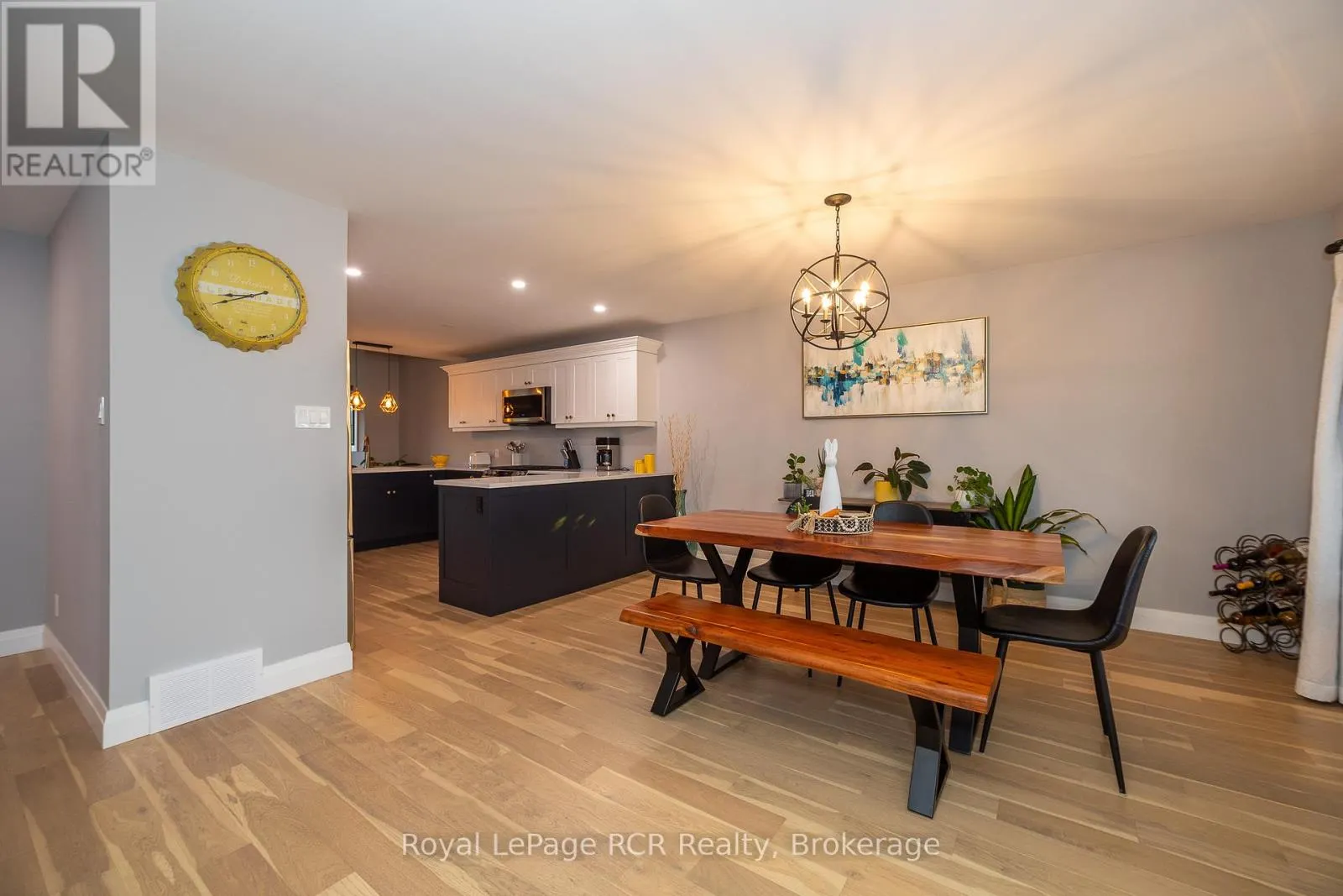 133 HAWTHORN CRESCENT
