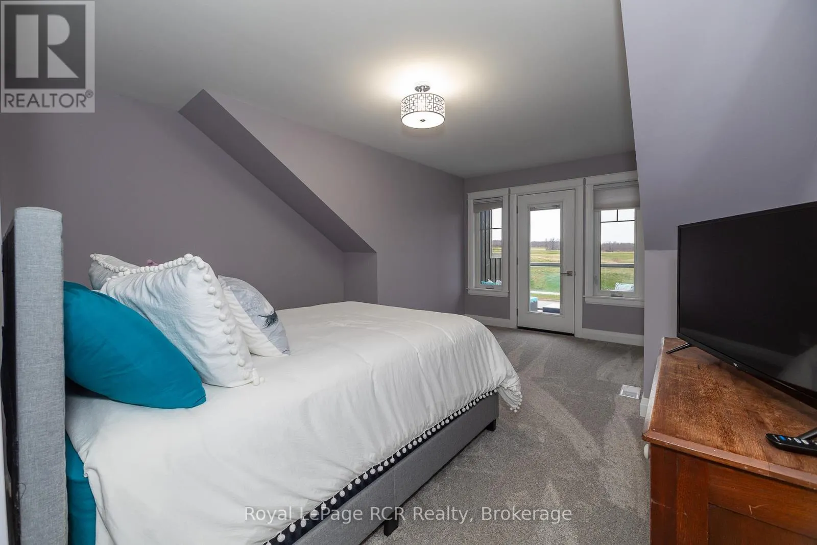 133 HAWTHORN CRESCENT