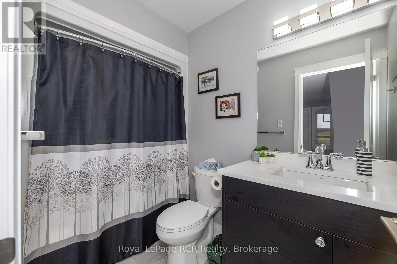 133 HAWTHORN CRESCENT
