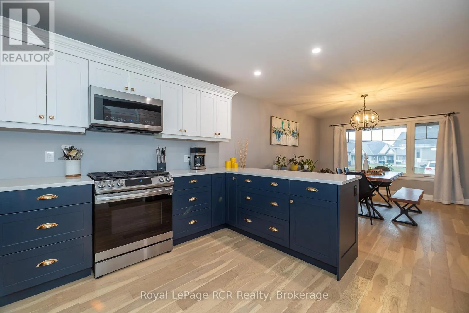 133 HAWTHORN CRESCENT