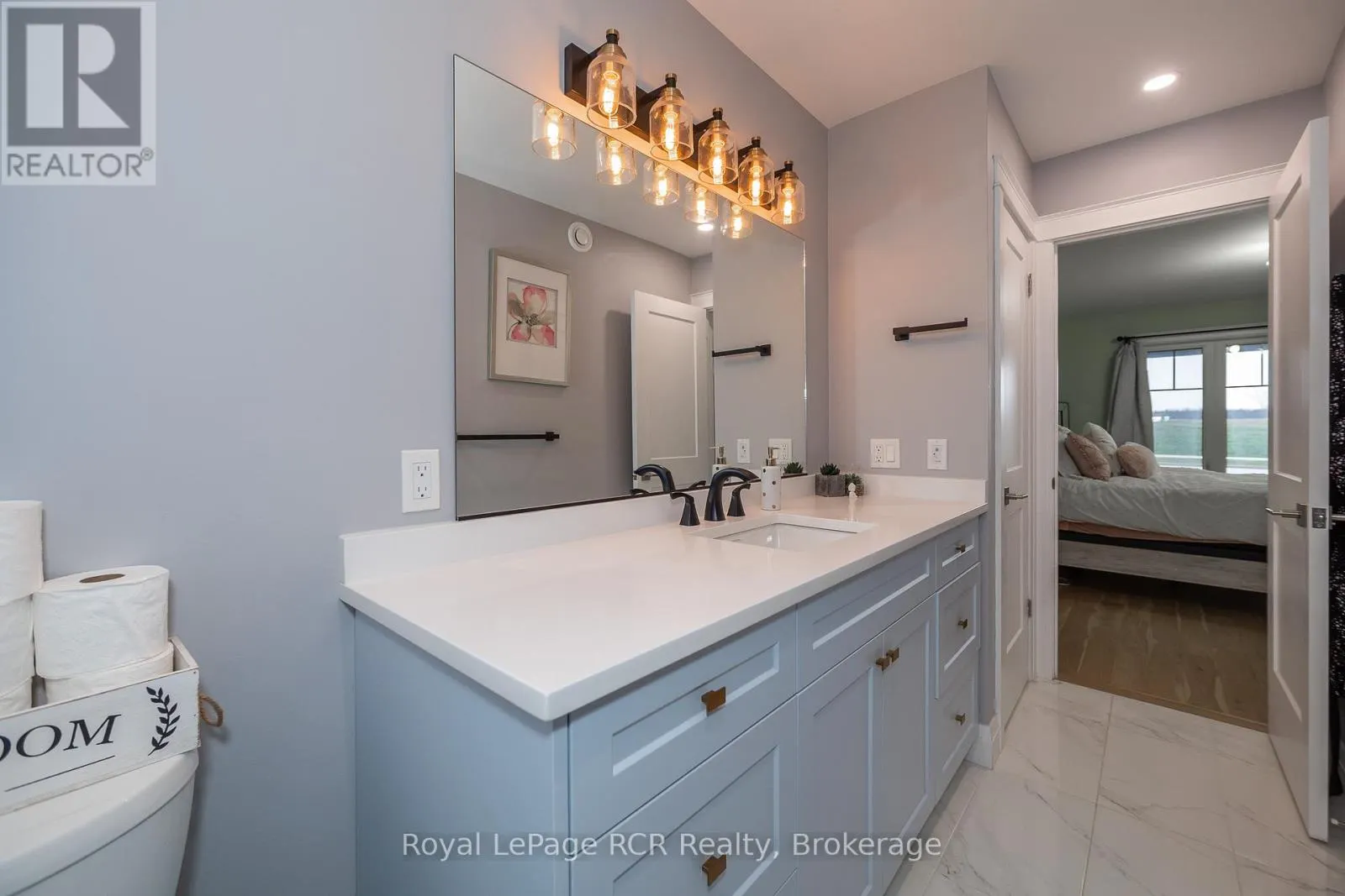 133 HAWTHORN CRESCENT