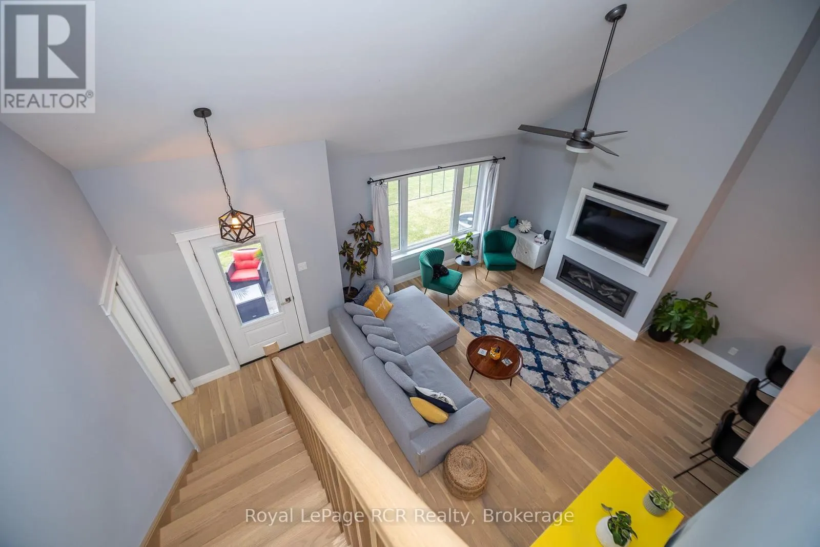133 HAWTHORN CRESCENT