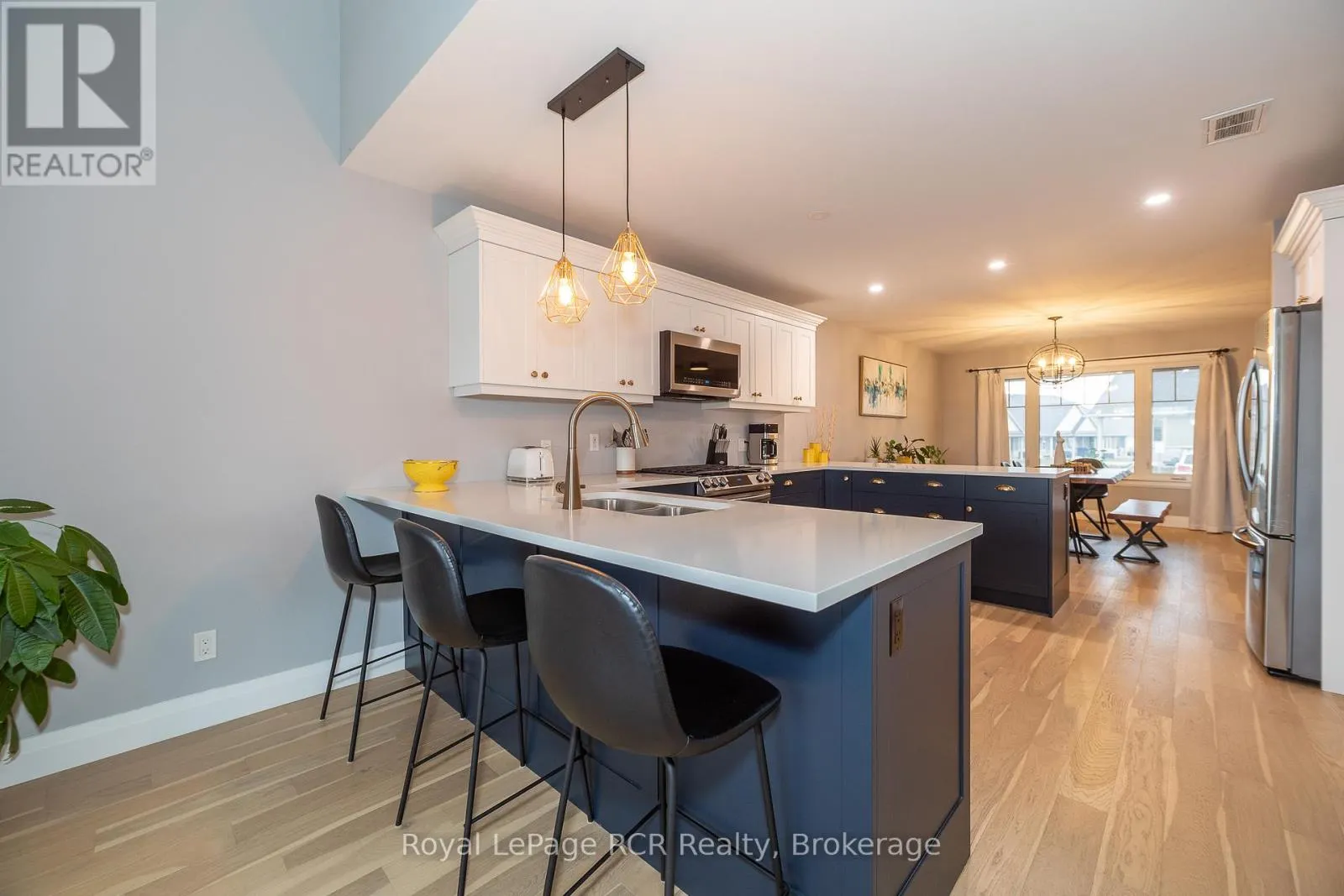 133 HAWTHORN CRESCENT