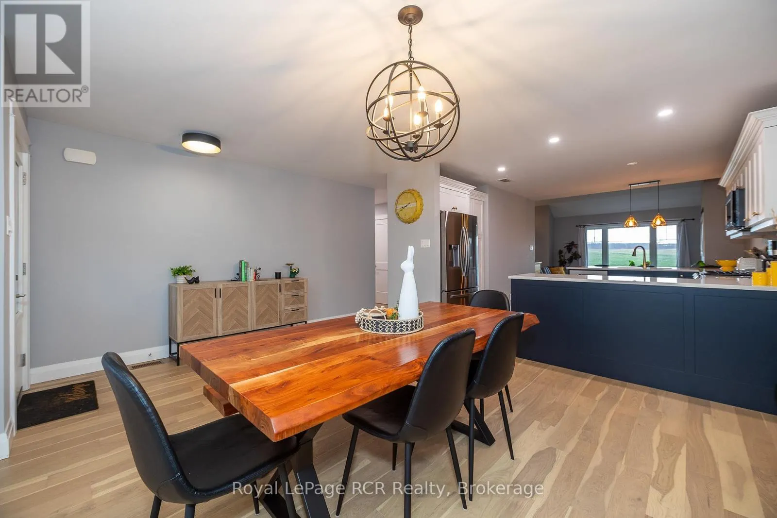 133 HAWTHORN CRESCENT