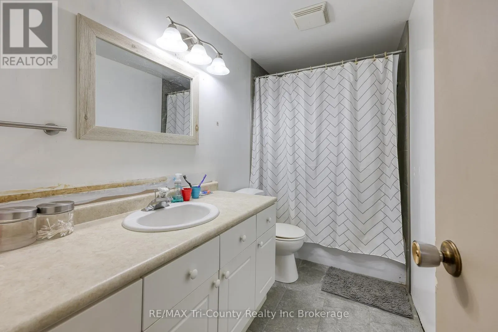 7 - 15 DEVONSHIRE AVENUE, #7