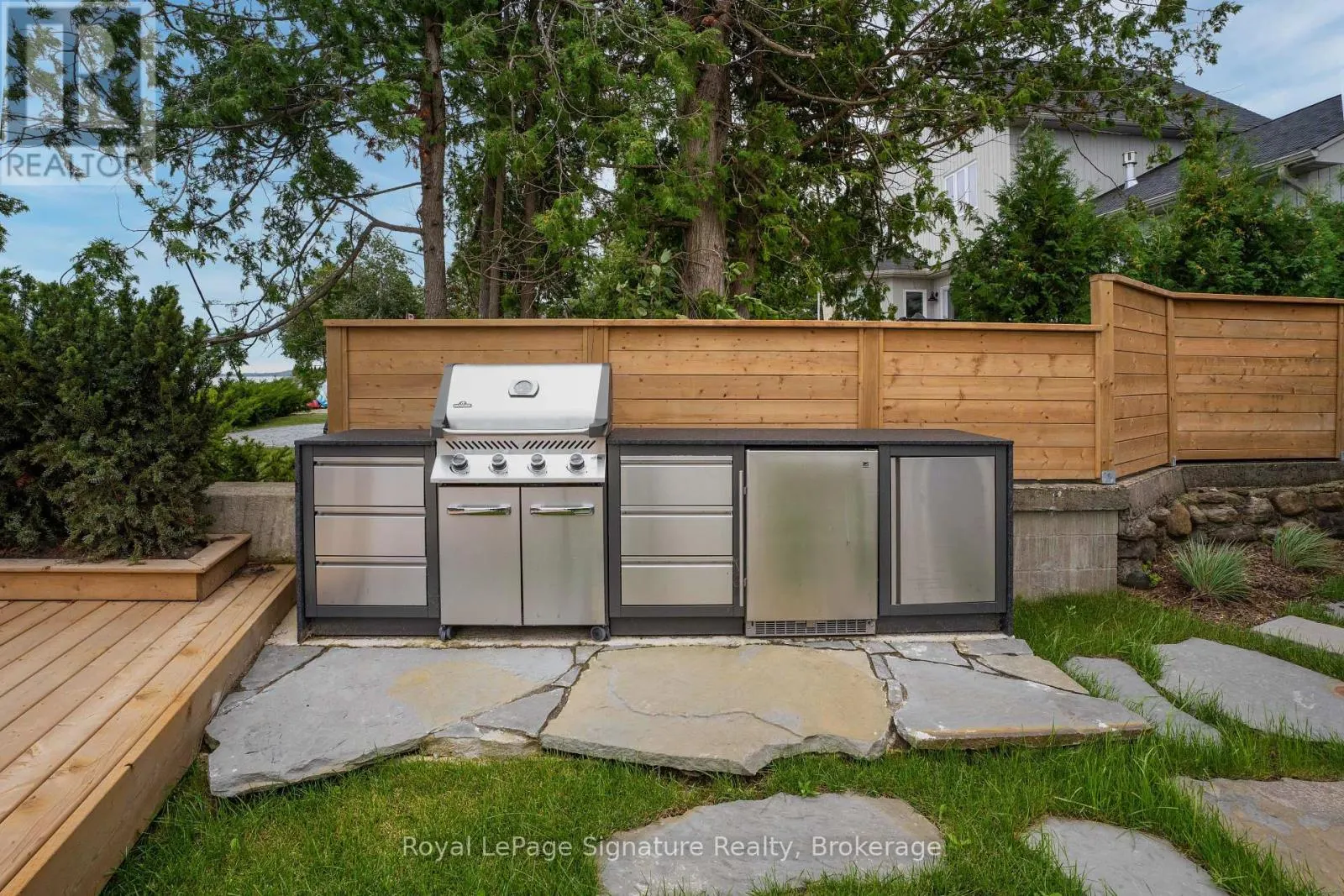 137 BAYVIEW AVENUE