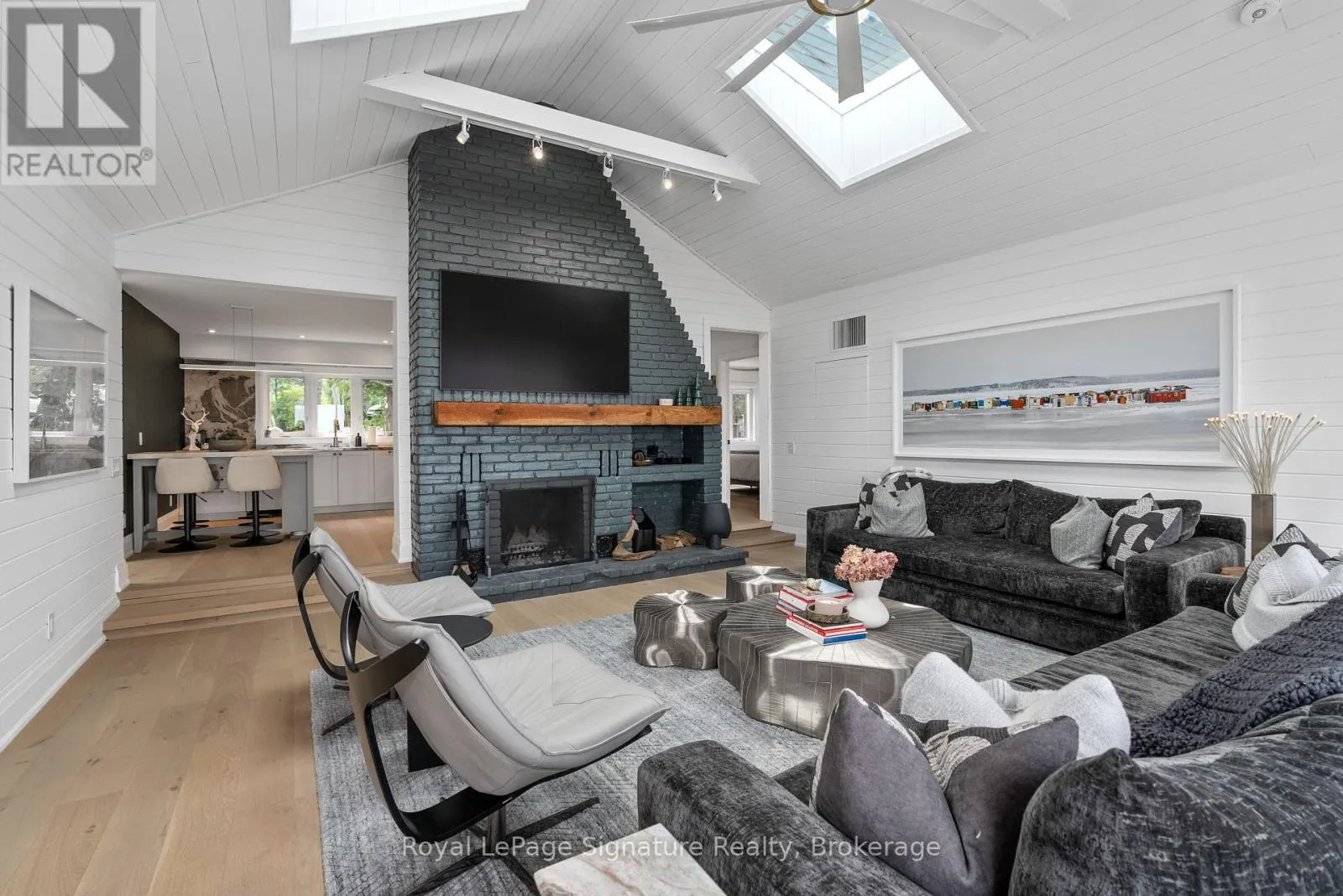 137 BAYVIEW AVENUE