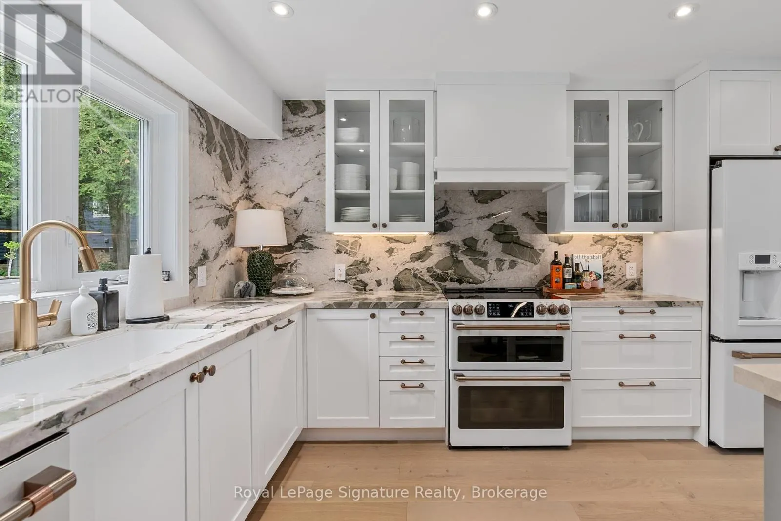 137 BAYVIEW AVENUE