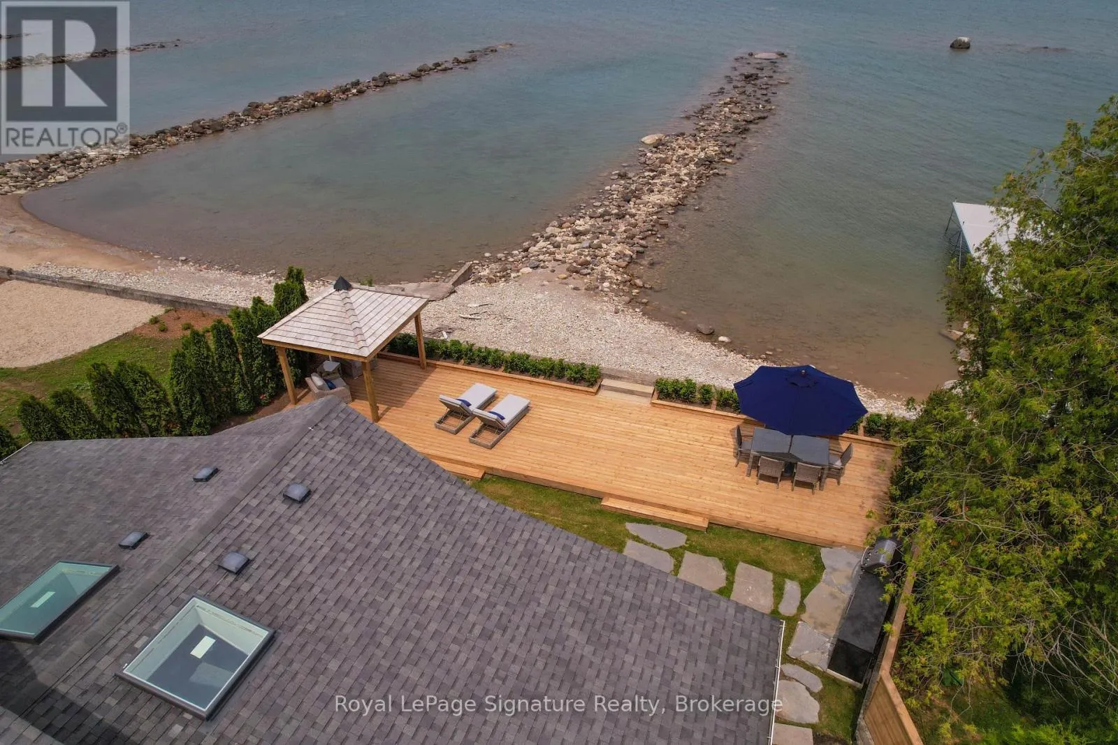 137 BAYVIEW AVENUE